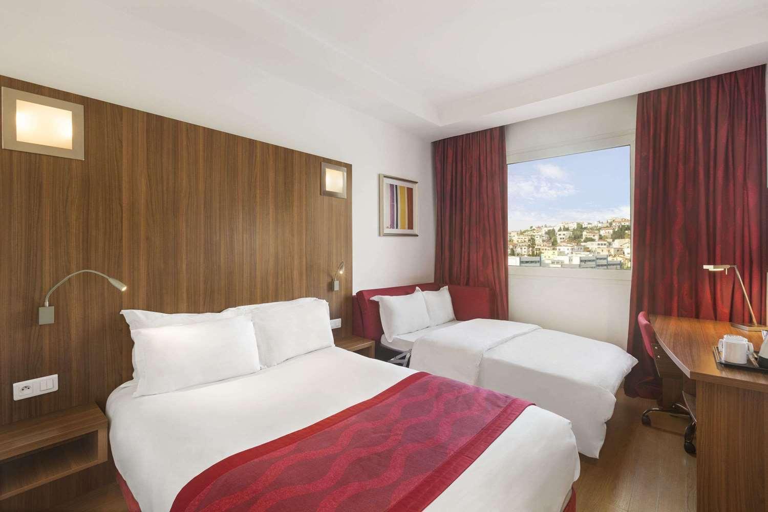 Hotel Ramada Encore By Wyndham