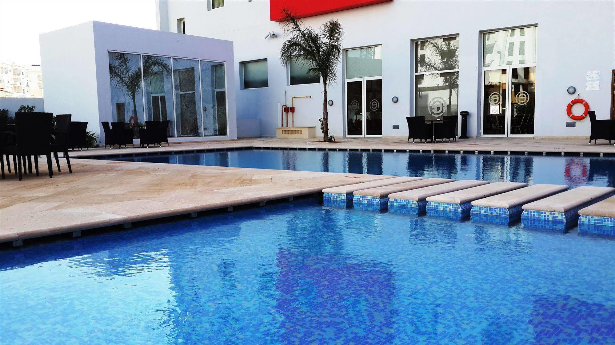 Hotel Ramada Encore By Wyndham